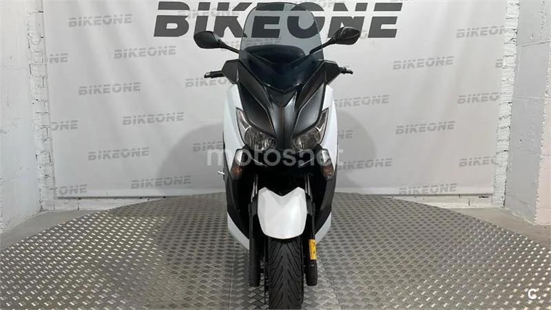 Yamaha XMAX 400 – Vista 6