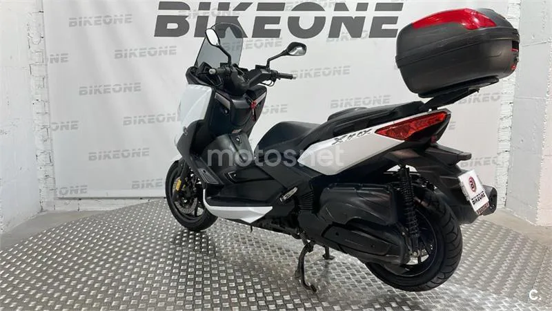 Yamaha XMAX 400 – Vista 7