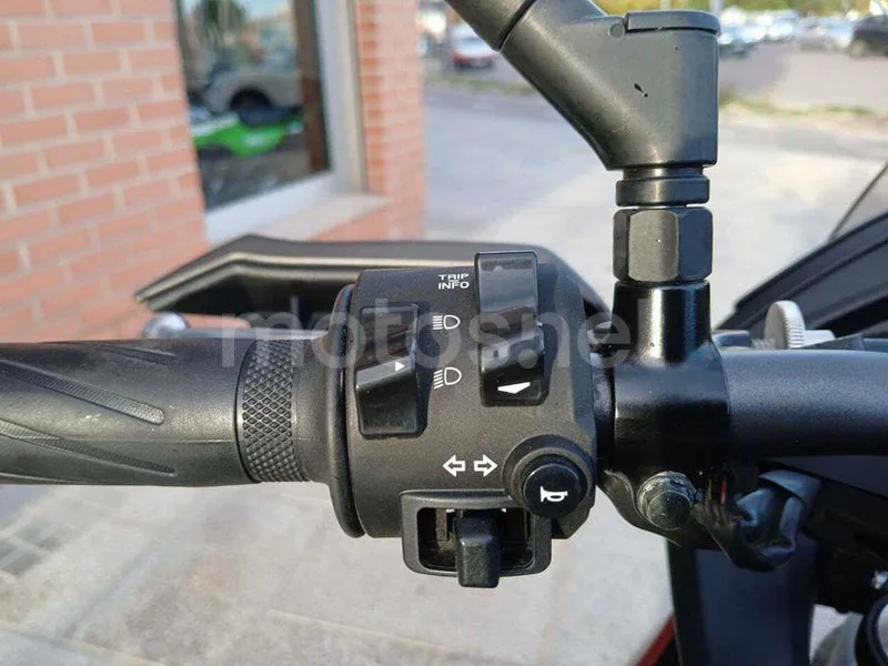 Yamaha Tracer 7 – Vista 11