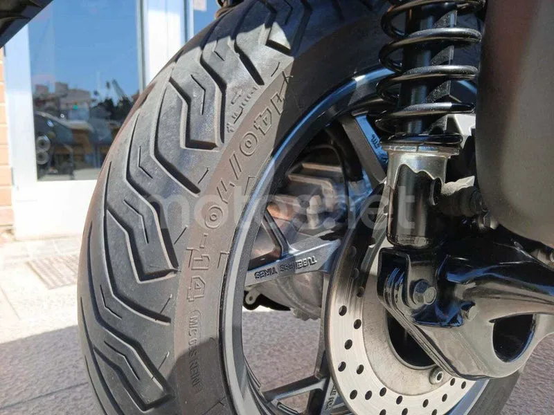 Yamaha XMAX 300 – Vista 16