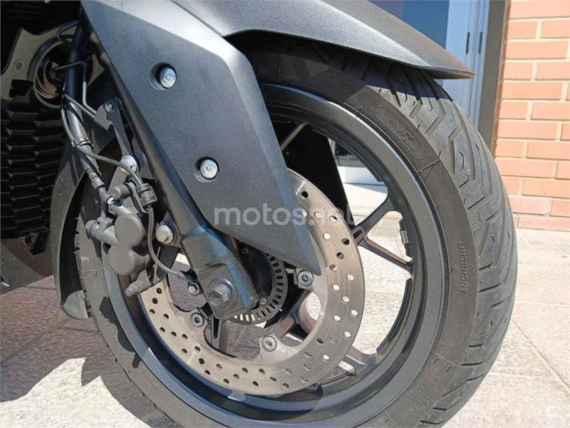 Yamaha XMAX 300 – Vista 4