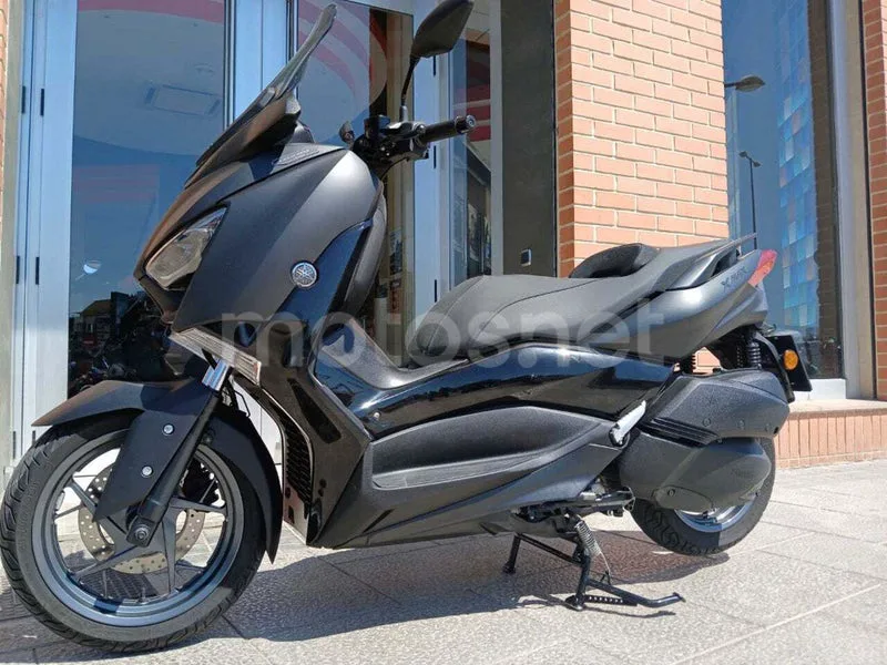 Yamaha XMAX 300 – Vista 7
