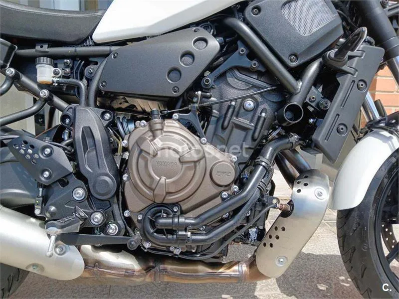 Yamaha XSR 700 – Vista 4