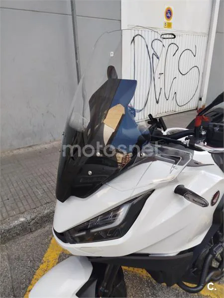 Honda NT1100 – Vista 2