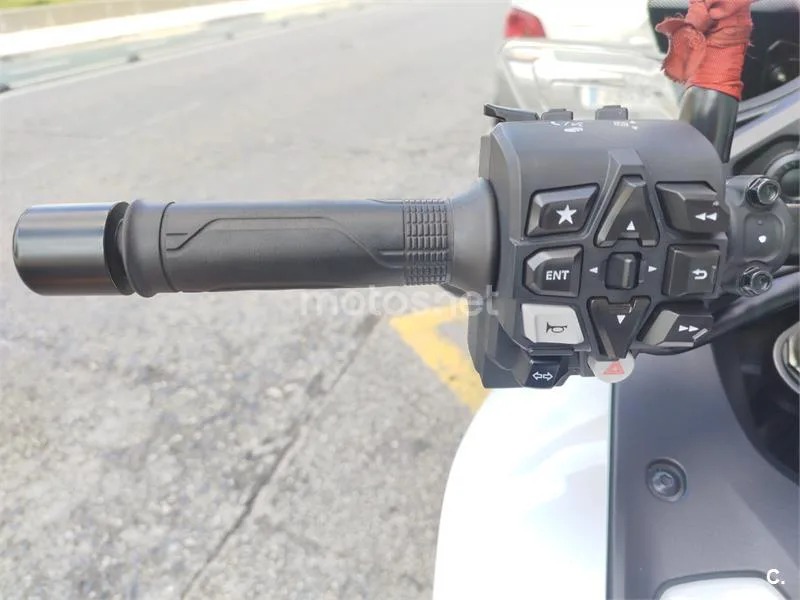 Honda NT1100 – Vista 7