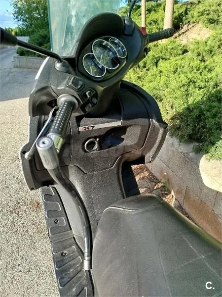 Piaggio X7 Evo 125 – Vista 3