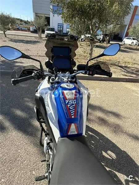 BMW F 750 – Vista 4