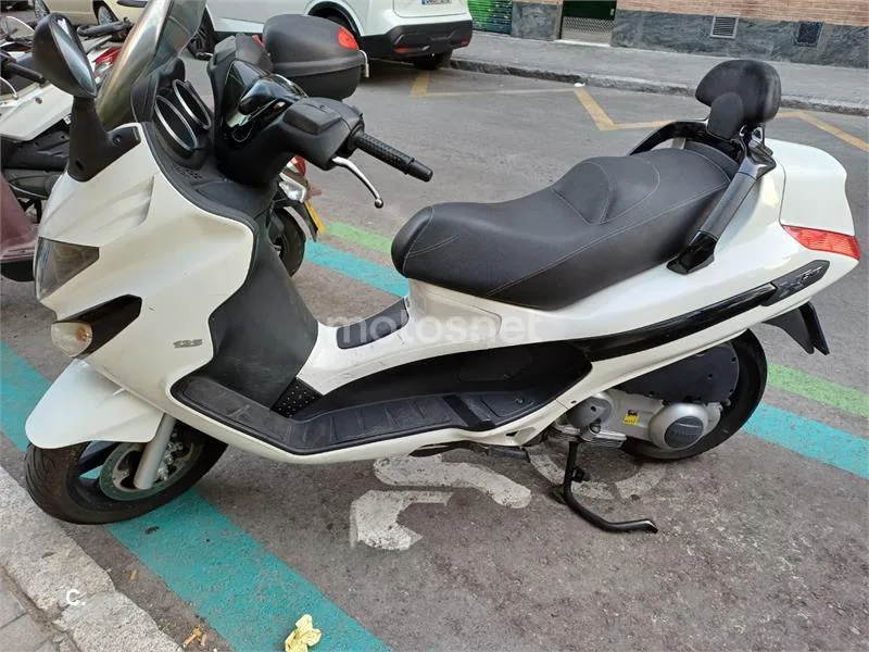 Piaggio X EVO 125 – Vista 2