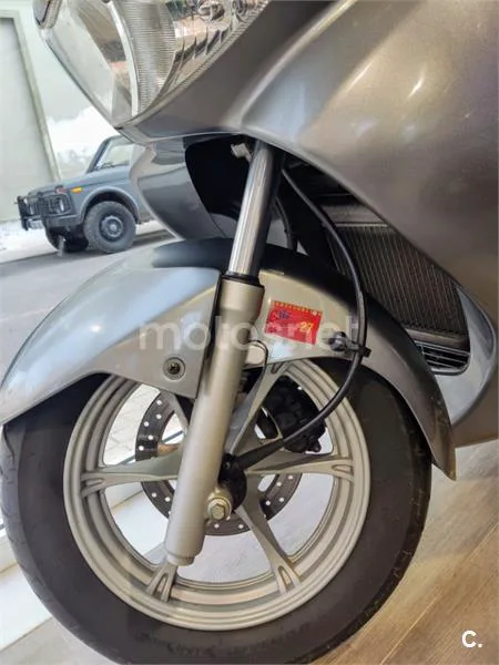 Suzuki Burgman 200 – Vista 5