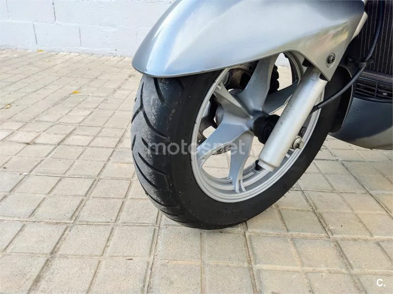 Suzuki Burgman 200 – Vista 7