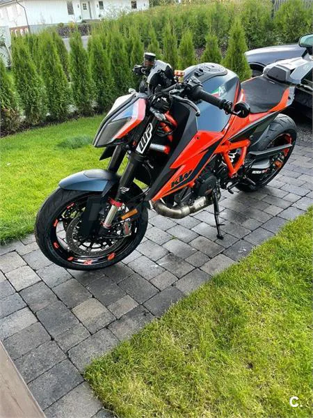 KTM 1290 Super Duke R – Vista 2