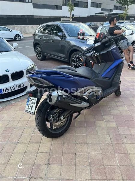 Kymco AK 550 – Vista 3