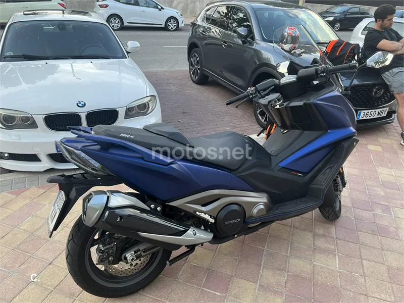 Kymco AK 550 – Vista 5