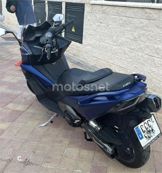 Kymco AK 550 – Vista 7