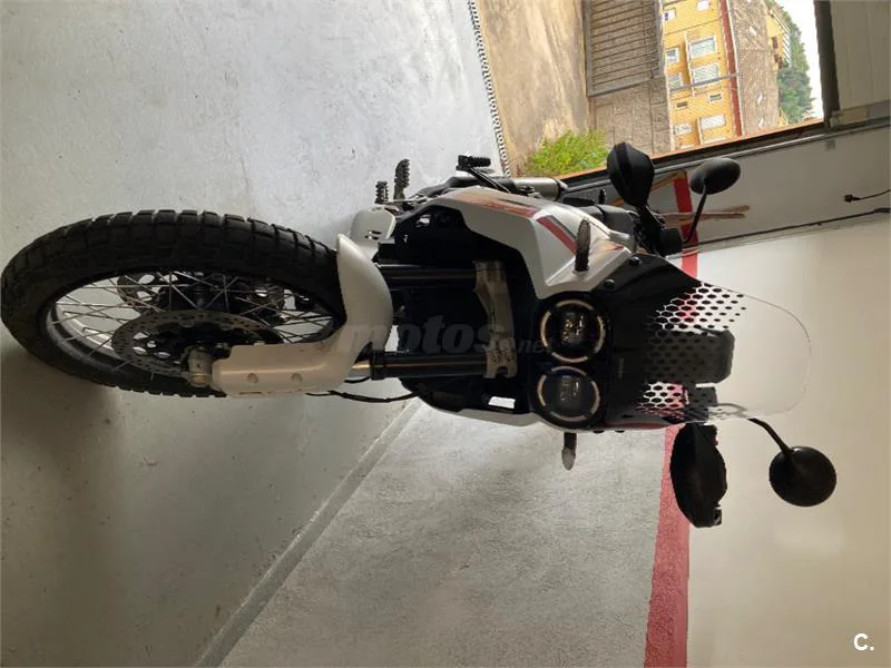 Ducati DesertX – Vista 3