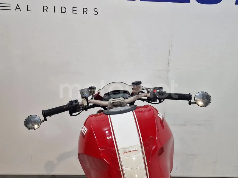 Ducati Monster 1100 Evo – Vista 11