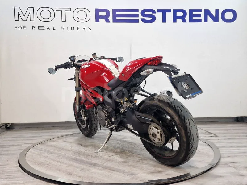 Ducati Monster 1100 Evo – Vista 3