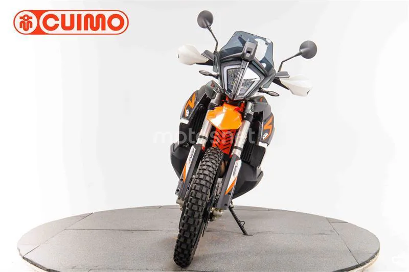 KTM 890 – Vista 10
