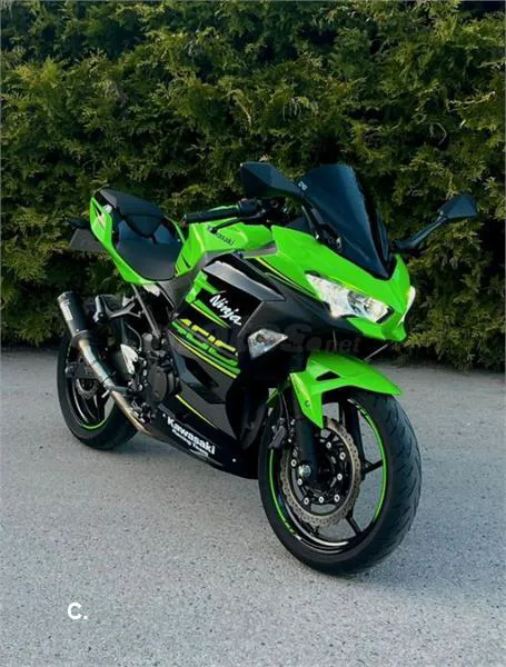 Kawasaki Ninja 400 – Vista 2