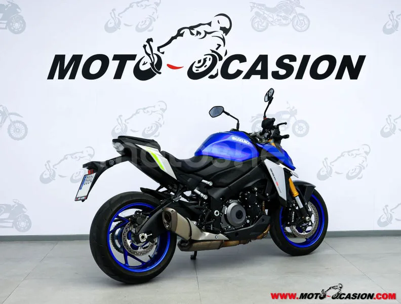 Suzuki GSX-S – Vista 3