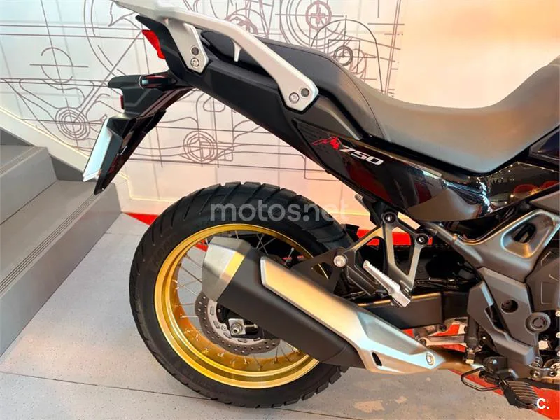 Honda XL 750 Transalp – Vista 7