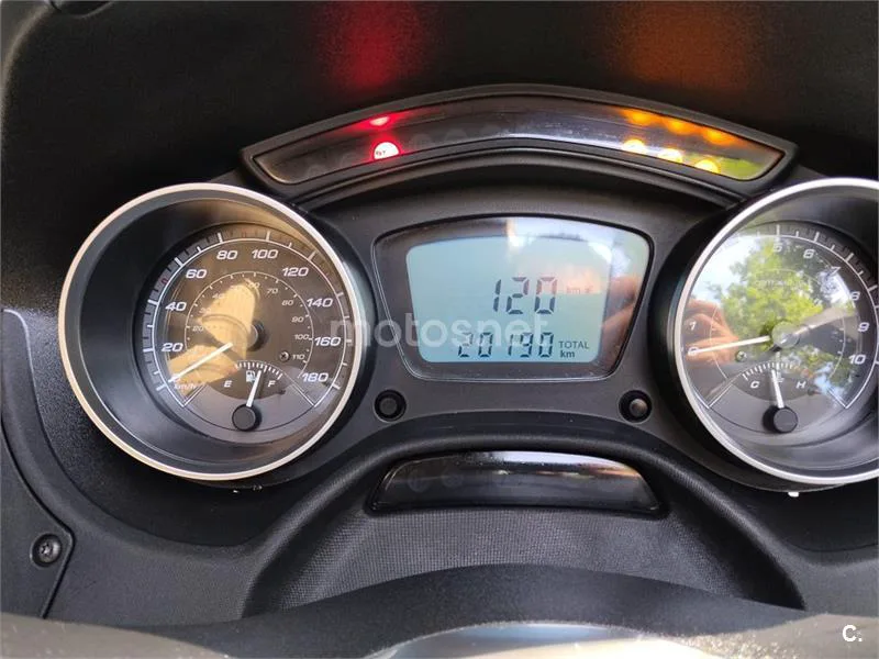 Piaggio MP3 500 LT Sport – Vista 11