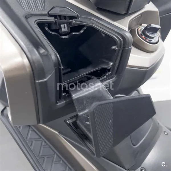 Kymco DTX 125 – Vista 14