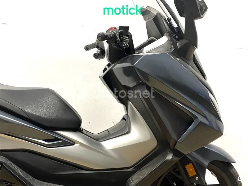 Honda Forza 350 – Vista 3