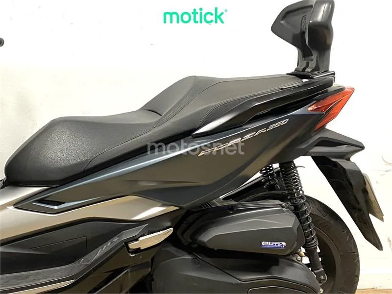 Honda Forza 350 – Vista 8