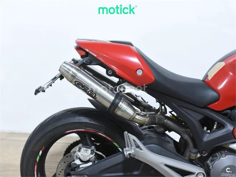 Ducati Monster 696 – Vista 3