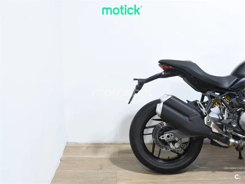 Ducati Monster 821 – Vista 3