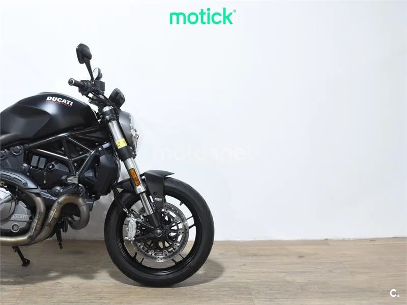 Ducati Monster 821 – Vista 4