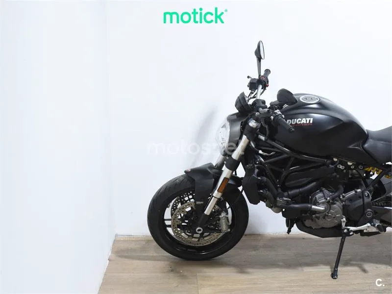 Ducati Monster 821 – Vista 8