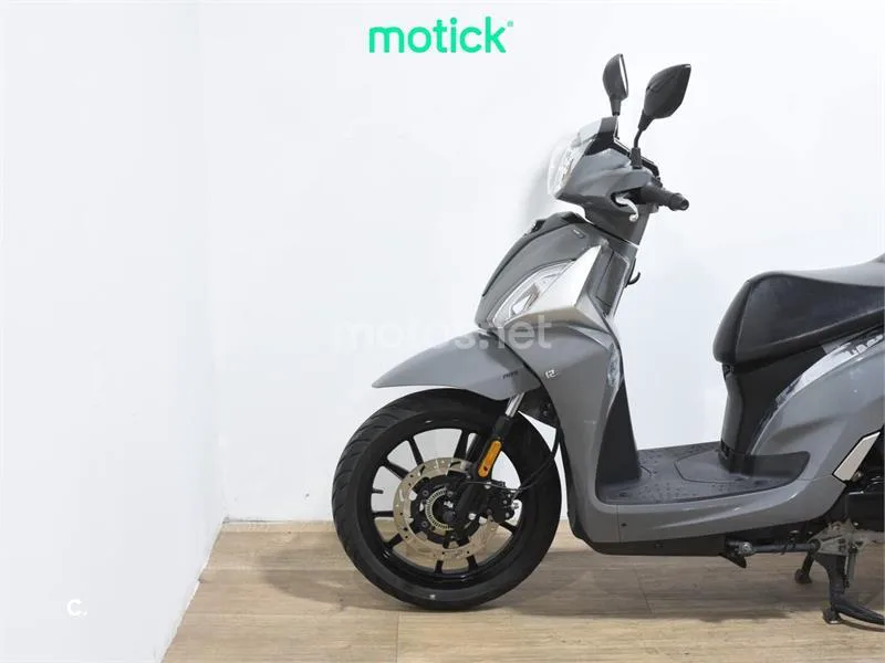 SYM Symphony 125 ST LC – Vista 8