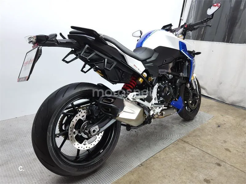 BMW F 900 R – Vista 4