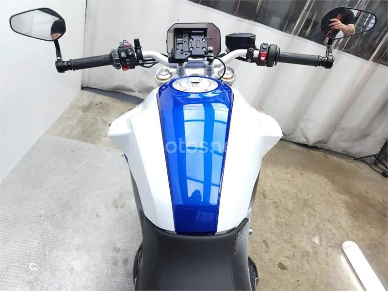 BMW F 900 R – Vista 7