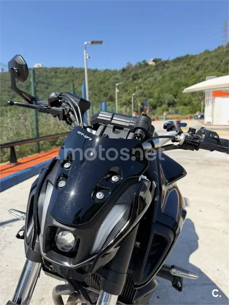 Yamaha MT-07 – Vista 8