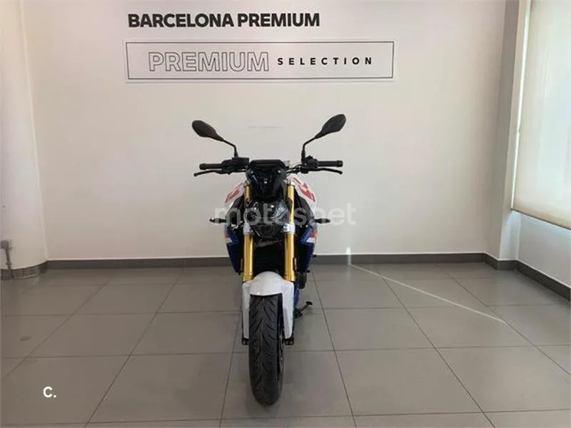 BMW F 900 R – Vista 3