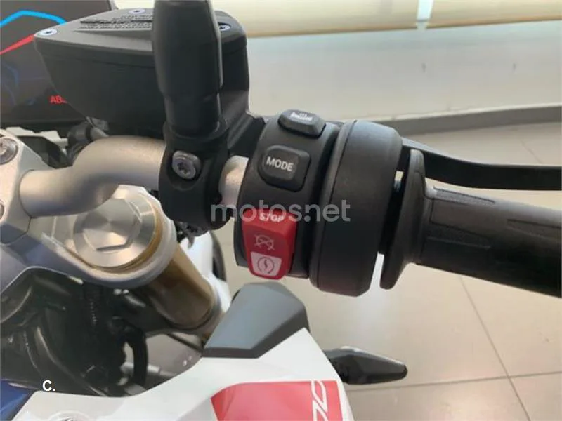 BMW F 900 R – Vista 8