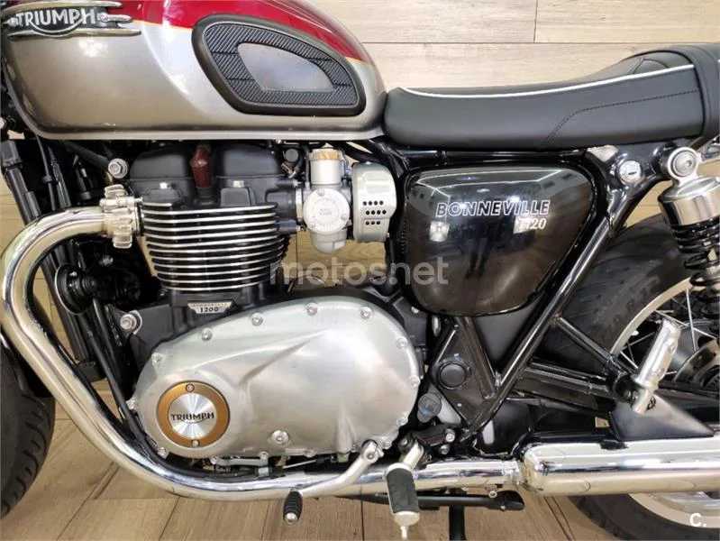 Triumph Bonneville T120 – Vista 12