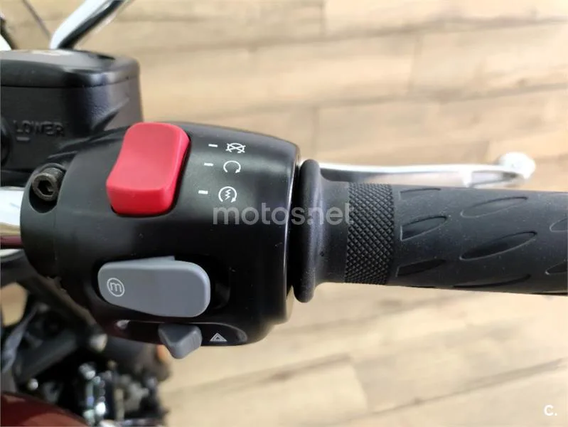 Triumph Bonneville T120 – Vista 18