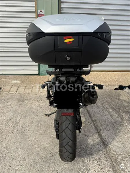 KTM 890 – Vista 8