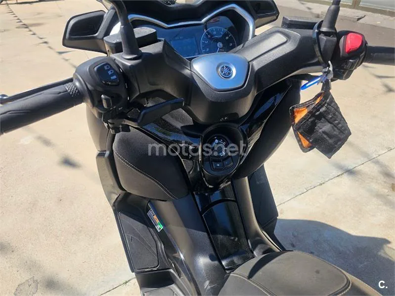 Yamaha XMAX 400 – Vista 5