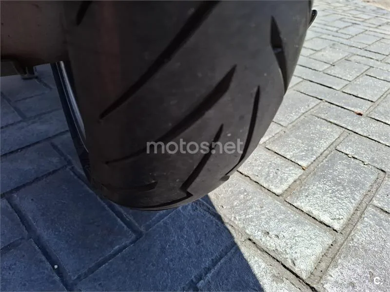 Suzuki Burgman 650 - Vista 6