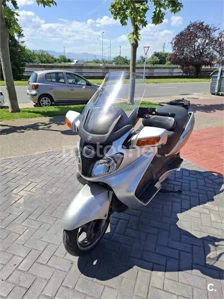 Suzuki Burgman 650 - Vista 8