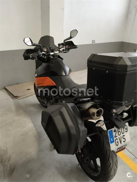 KTM 990 SM – Vista 8
