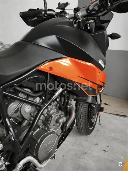 KTM 990 SM – Vista 10