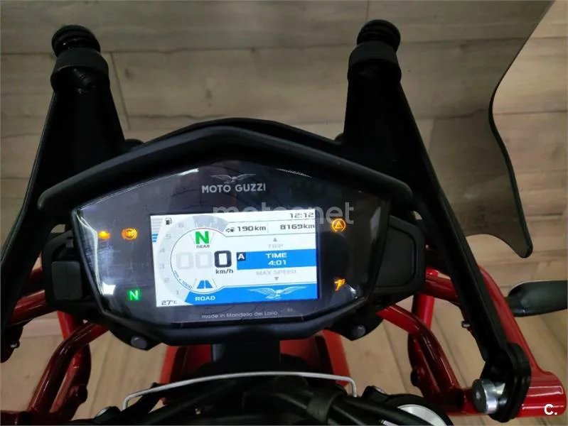 Moto Guzzi V85 TT – Vista 16