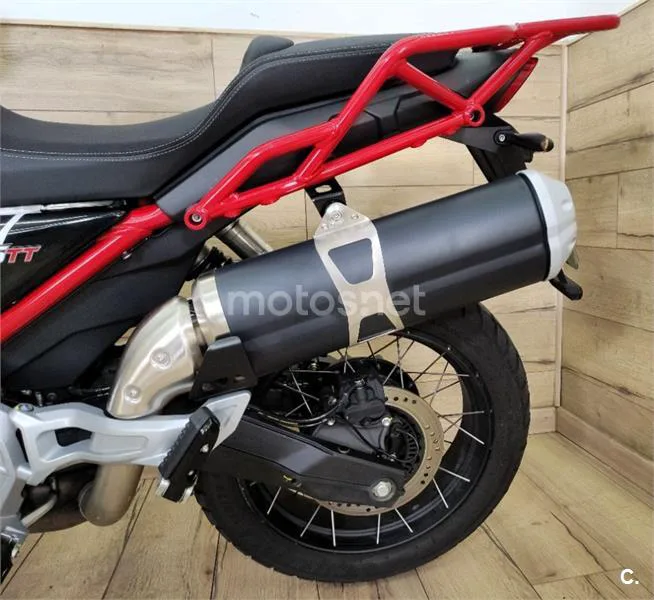 Moto Guzzi V85 TT – Vista 9