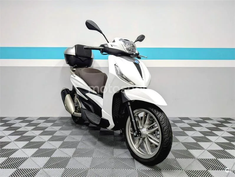 Piaggio Beverly – Vista 3